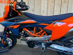 KTM 690 SMC R 2026 nieuw – foto 11 van 20