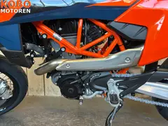 KTM 690 SMC R 2026 nieuw – foto 14 van 20
