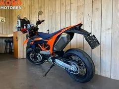 KTM 690 SMC R 2026 nieuw – foto 5 van 20