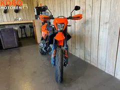 KTM 690 SMC R 2026 nieuw – foto 9 van 20