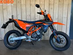 KTM 690 SMC R 2026 nieuw – foto 3 van 20