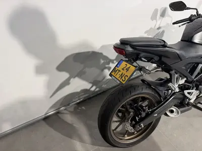 HONDA CB 125 R – foto 4