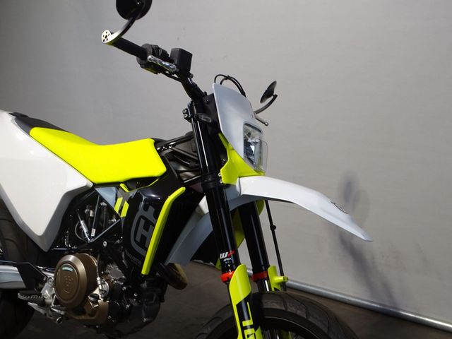 husqvarna - 701-supermoto