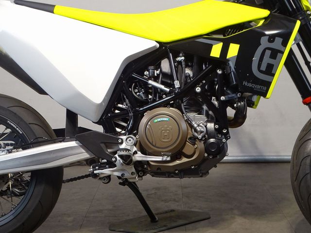 husqvarna - 701-supermoto