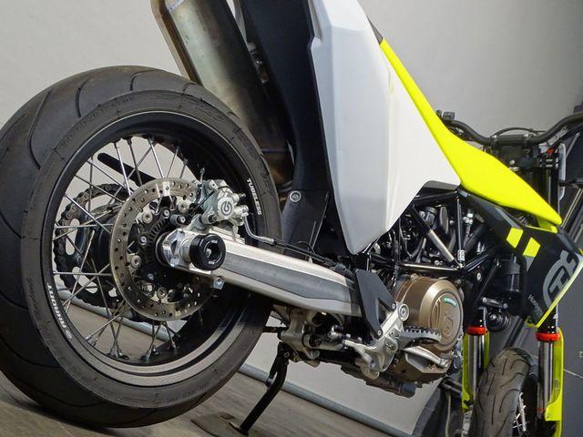 husqvarna - 701-supermoto