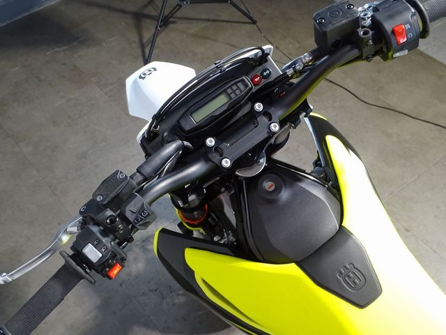 husqvarna - 701-supermoto