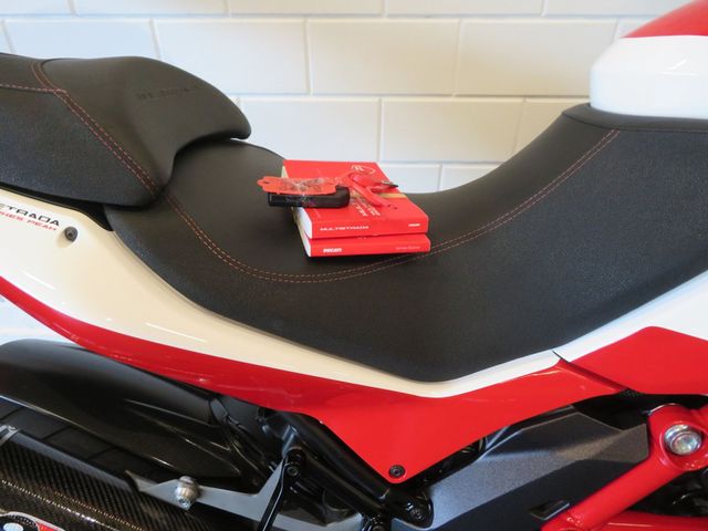 ducati - multistrada-1200-s-pikes-peak