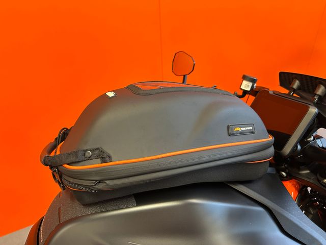 ktm - 1390-super-duke-r