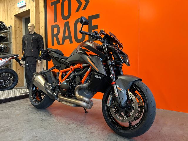 ktm - 1390-super-duke-r