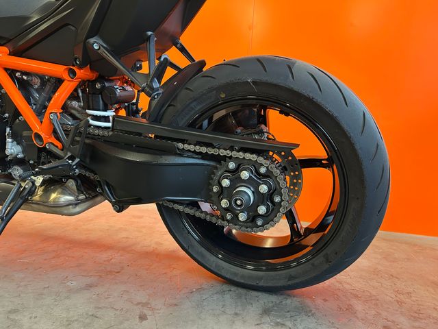 ktm - 1390-super-duke-r