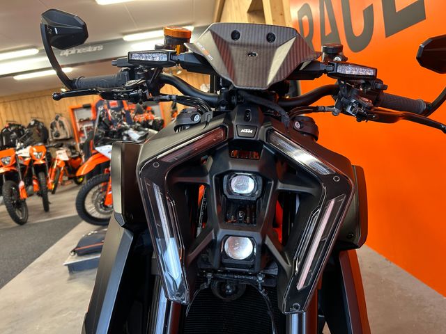ktm - 1390-super-duke-r