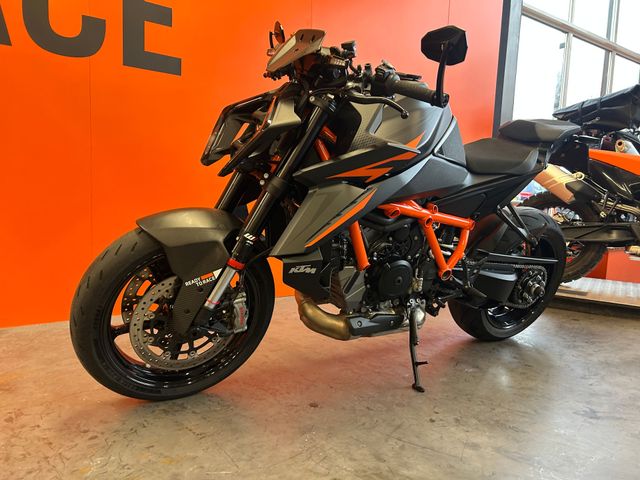 ktm - 1390-super-duke-r