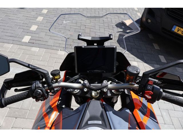 ktm - 1290-super-duke-gt