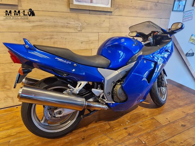 honda - cbr-1100--xx-super-blackbird