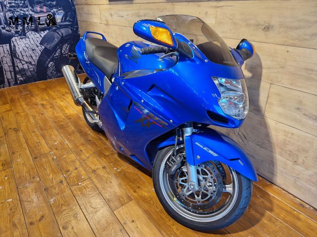 honda - cbr-1100--xx-super-blackbird