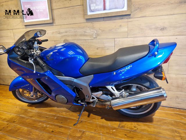 honda - cbr-1100--xx-super-blackbird