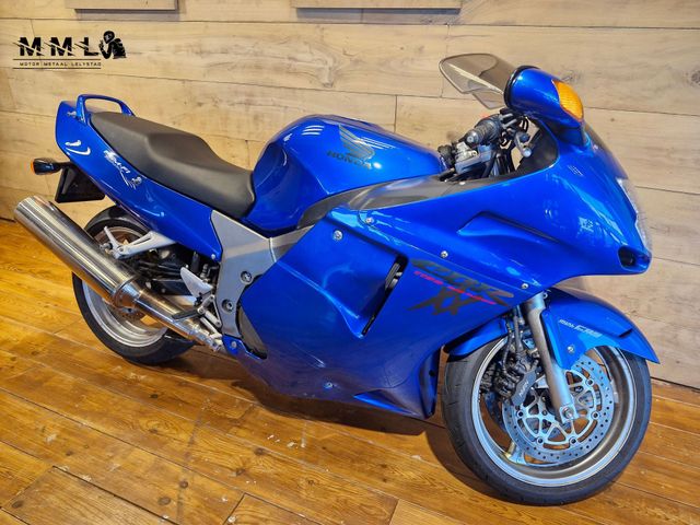 honda - cbr-1100--xx-super-blackbird