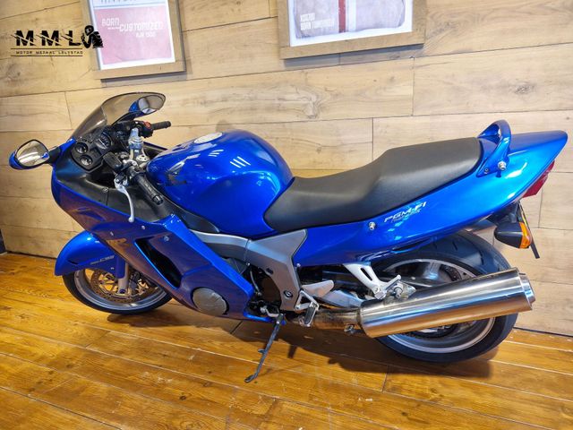 honda - cbr-1100--xx-super-blackbird