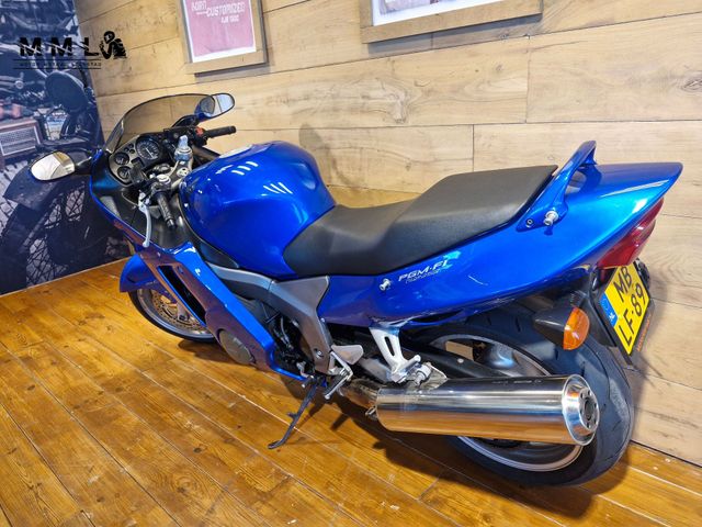 honda - cbr-1100--xx-super-blackbird