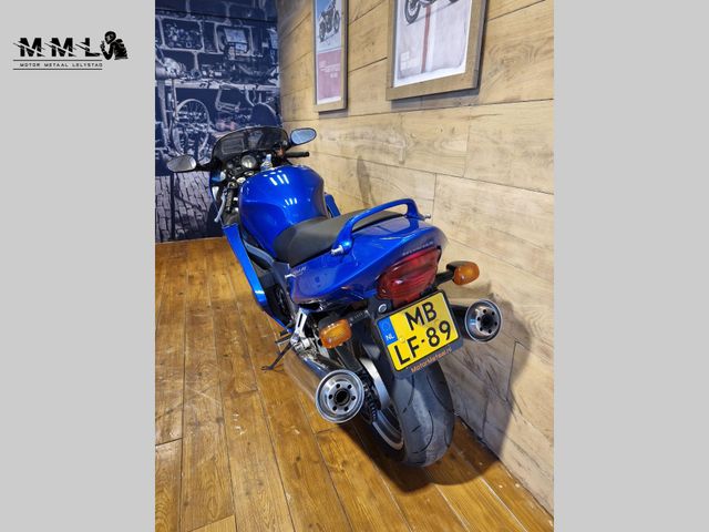 honda - cbr-1100--xx-super-blackbird
