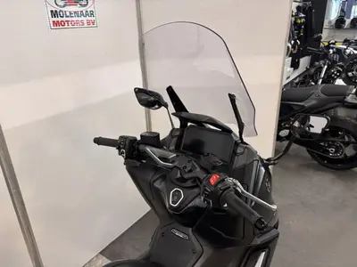 YAMAHA TMAX TECH MAX 560 – foto 4