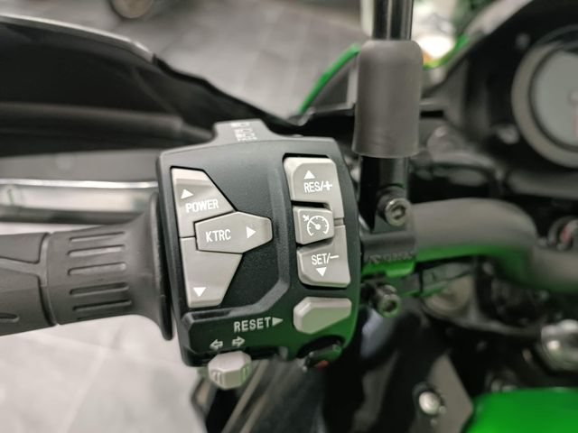 kawasaki - versys-1000-grand-tourer
