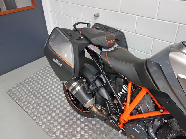 ktm - 1290-super-duke-gt