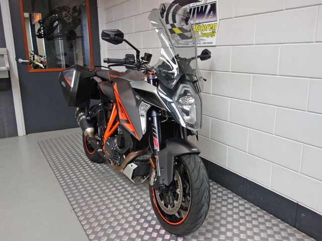 ktm - 1290-super-duke-gt