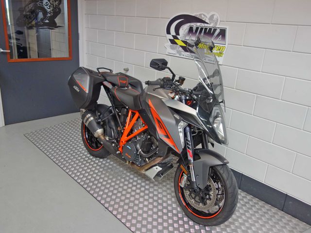 ktm - 1290-super-duke-gt