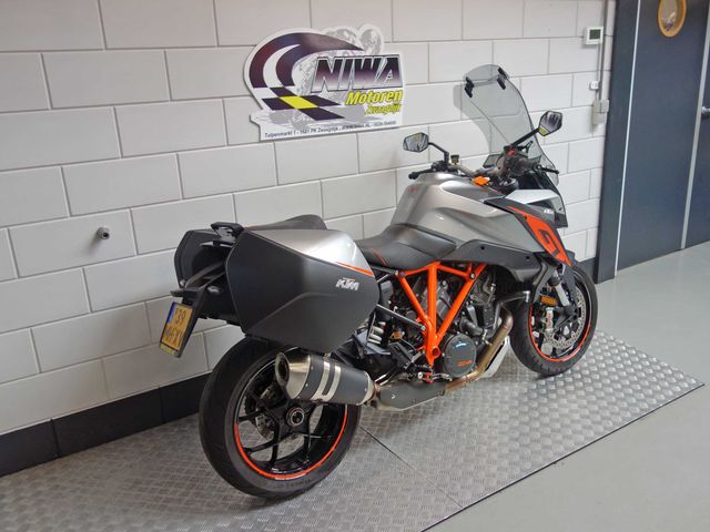 ktm - 1290-super-duke-gt