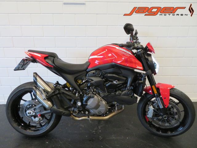 ducati - m-900-monster
