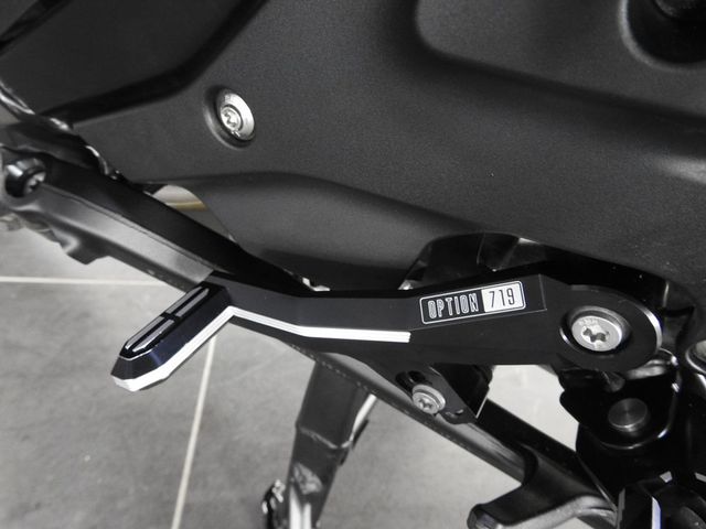 bmw - r-1300-gs-adventure