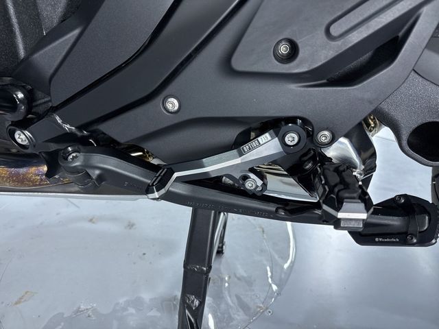 bmw - r-1300-gs-adventure
