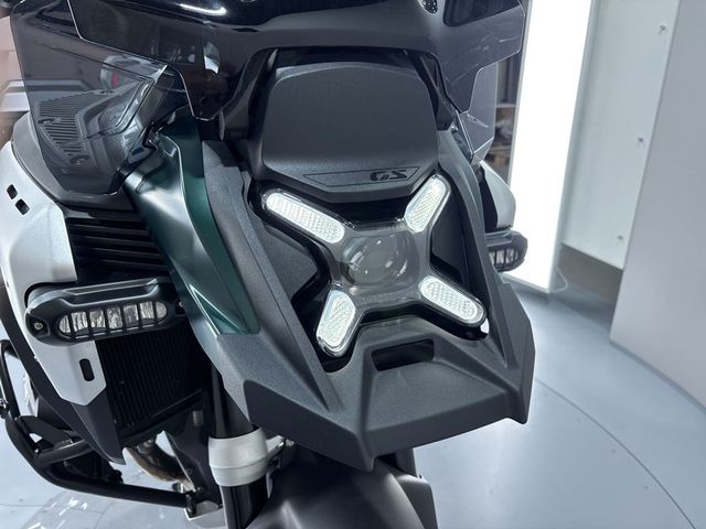 bmw - r-1300-gs-adventure
