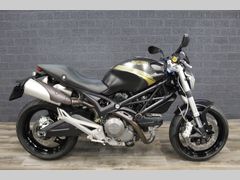 DUCATI M 696