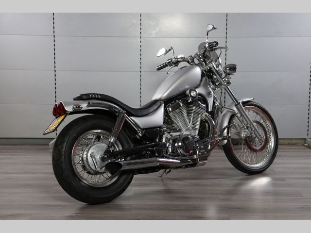 suzuki - vs-750-intruder