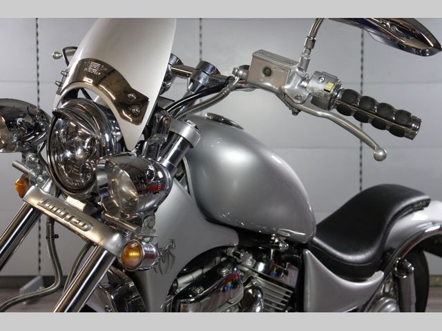 suzuki - vs-750-intruder