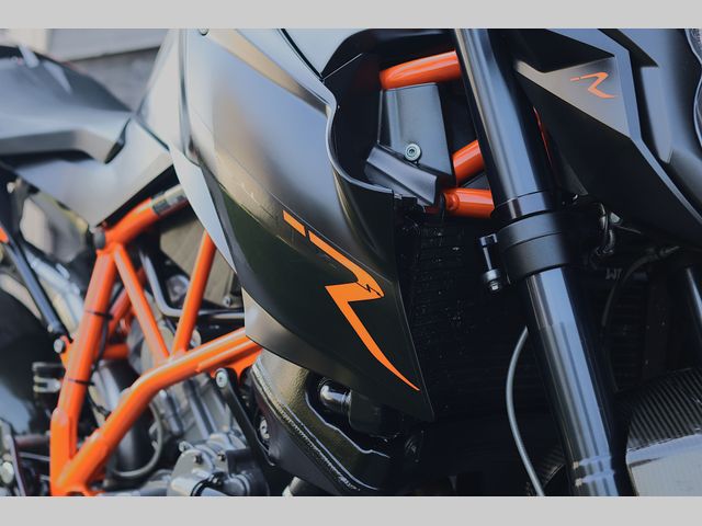 ktm - 990-super-duke-r
