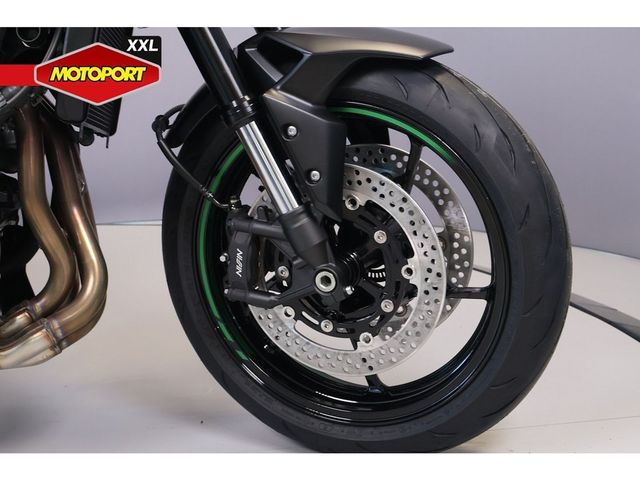 kawasaki - z900