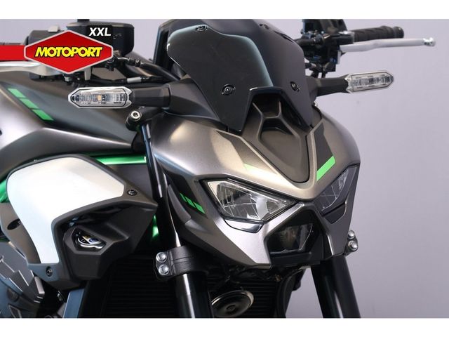 kawasaki - z900