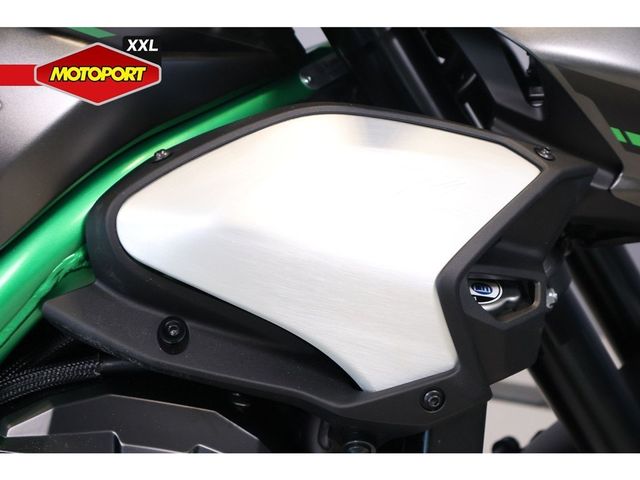 kawasaki - z900