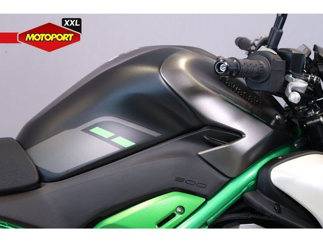 kawasaki - z900