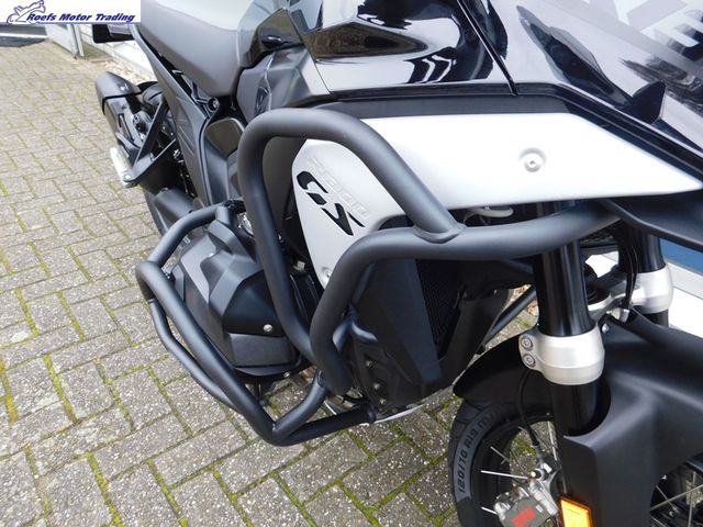 bmw - r-1300-gs-triple-black