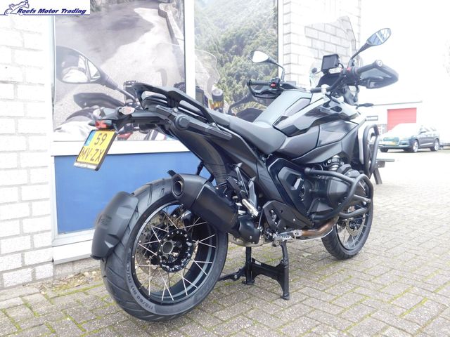 bmw - r-1300-gs-triple-black