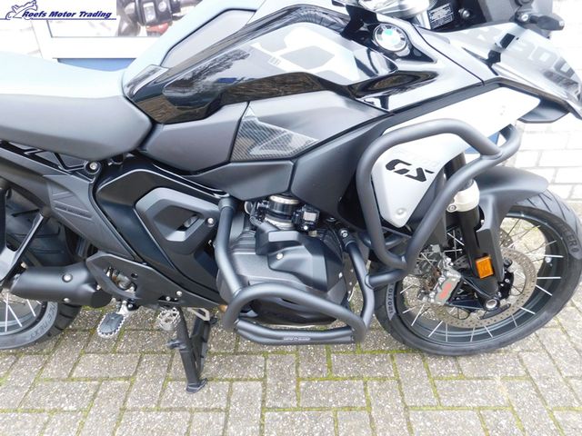 bmw - r-1300-gs-triple-black