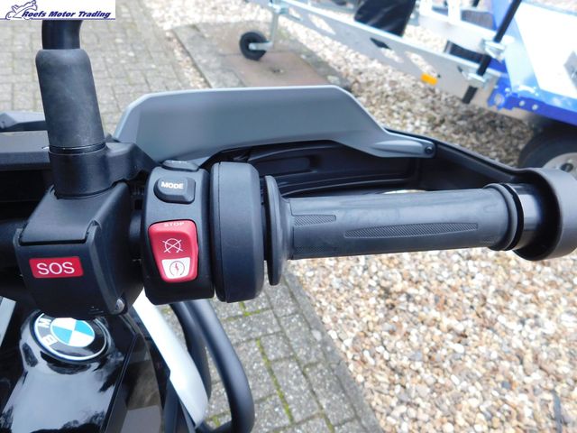 bmw - r-1300-gs-triple-black