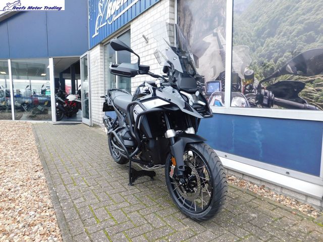 bmw - r-1300-gs-triple-black