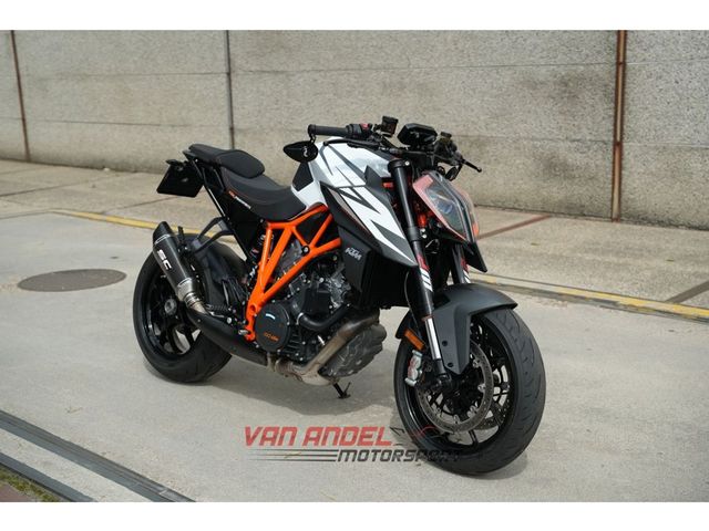 ktm - 1290-super-duke-r