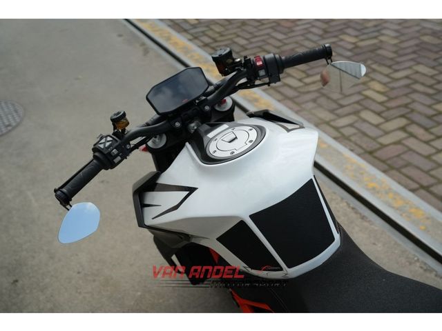 ktm - 1290-super-duke-r