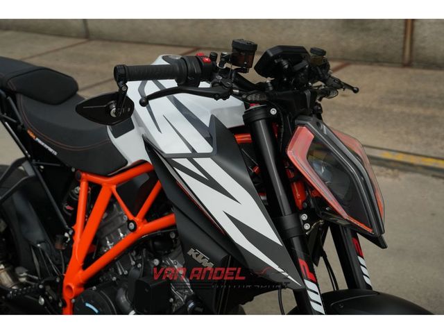 ktm - 1290-super-duke-r